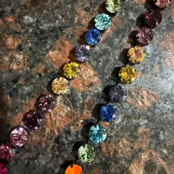 TOVA Oakland Necklace in Smutt Watermelon Mix - Picture 6 of 9